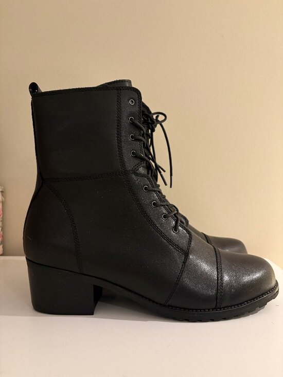 aqua college Shoes - NWT Aqua College Women's Boot